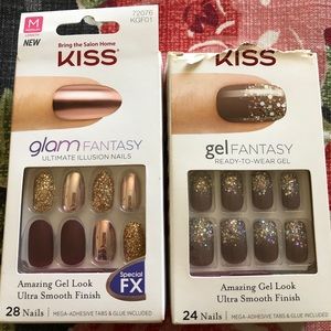 NWB Kiss Press on Nails